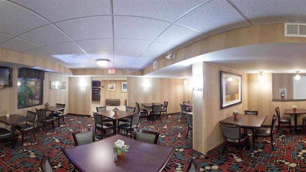 Holiday Inn Express Fairfax-Arlington Boulevard By Ihg Eksteriør bilde