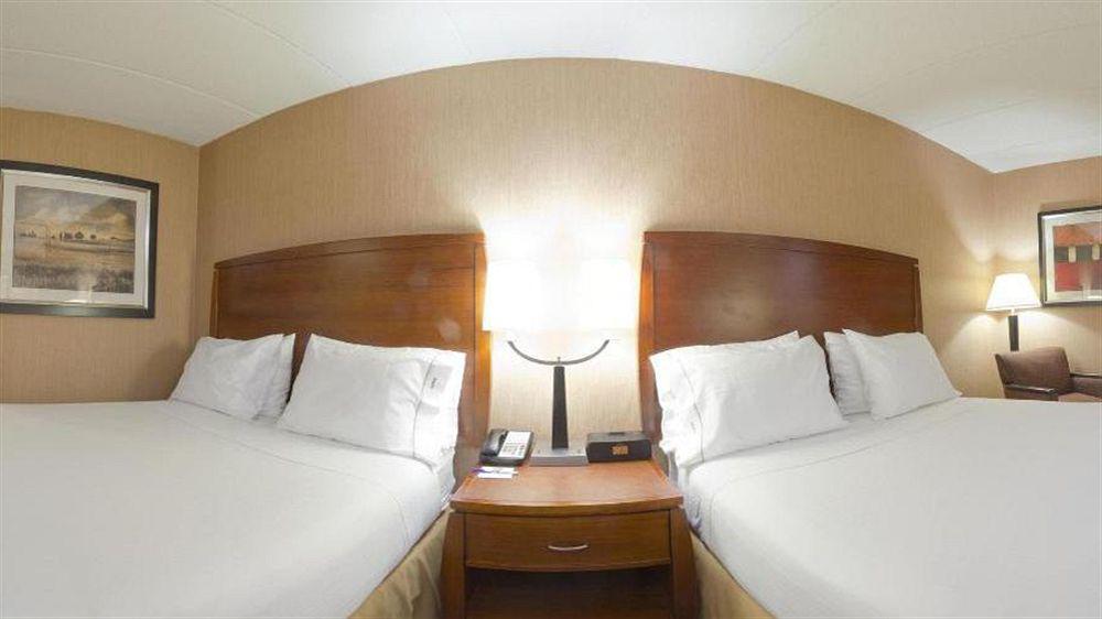 Holiday Inn Express Fairfax-Arlington Boulevard By Ihg Eksteriør bilde