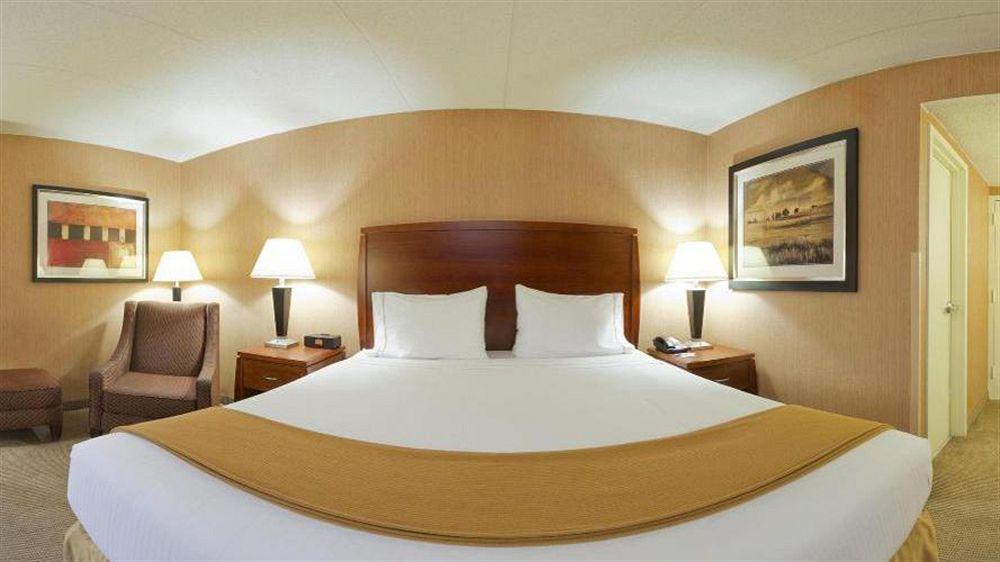 Holiday Inn Express Fairfax-Arlington Boulevard By Ihg Eksteriør bilde