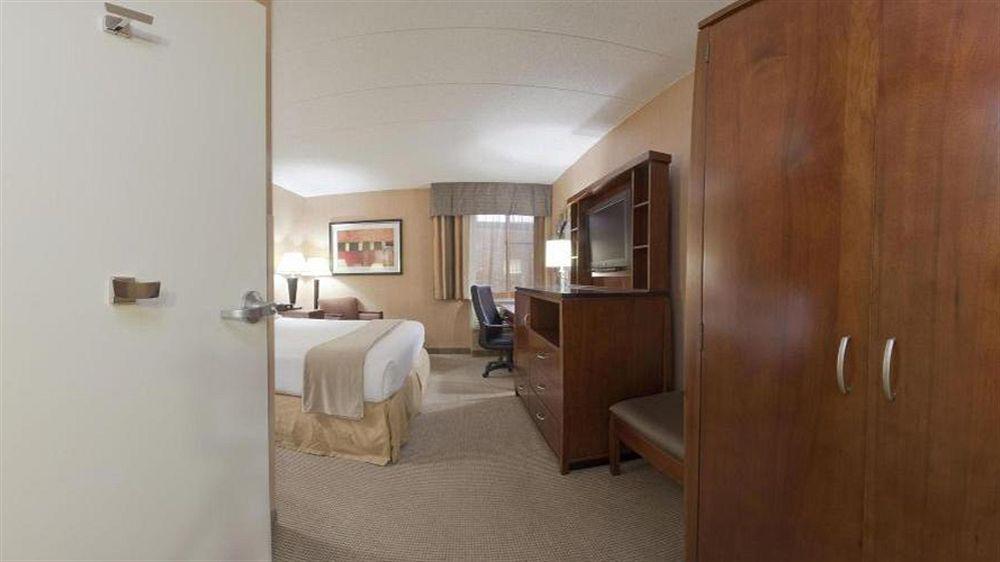 Holiday Inn Express Fairfax-Arlington Boulevard By Ihg Eksteriør bilde