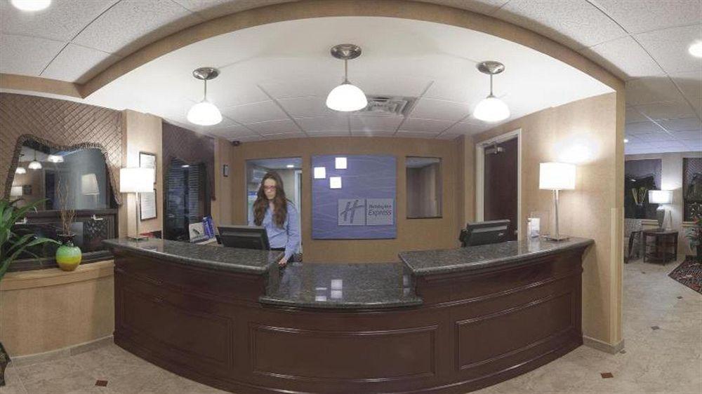 Holiday Inn Express Fairfax-Arlington Boulevard By Ihg Eksteriør bilde
