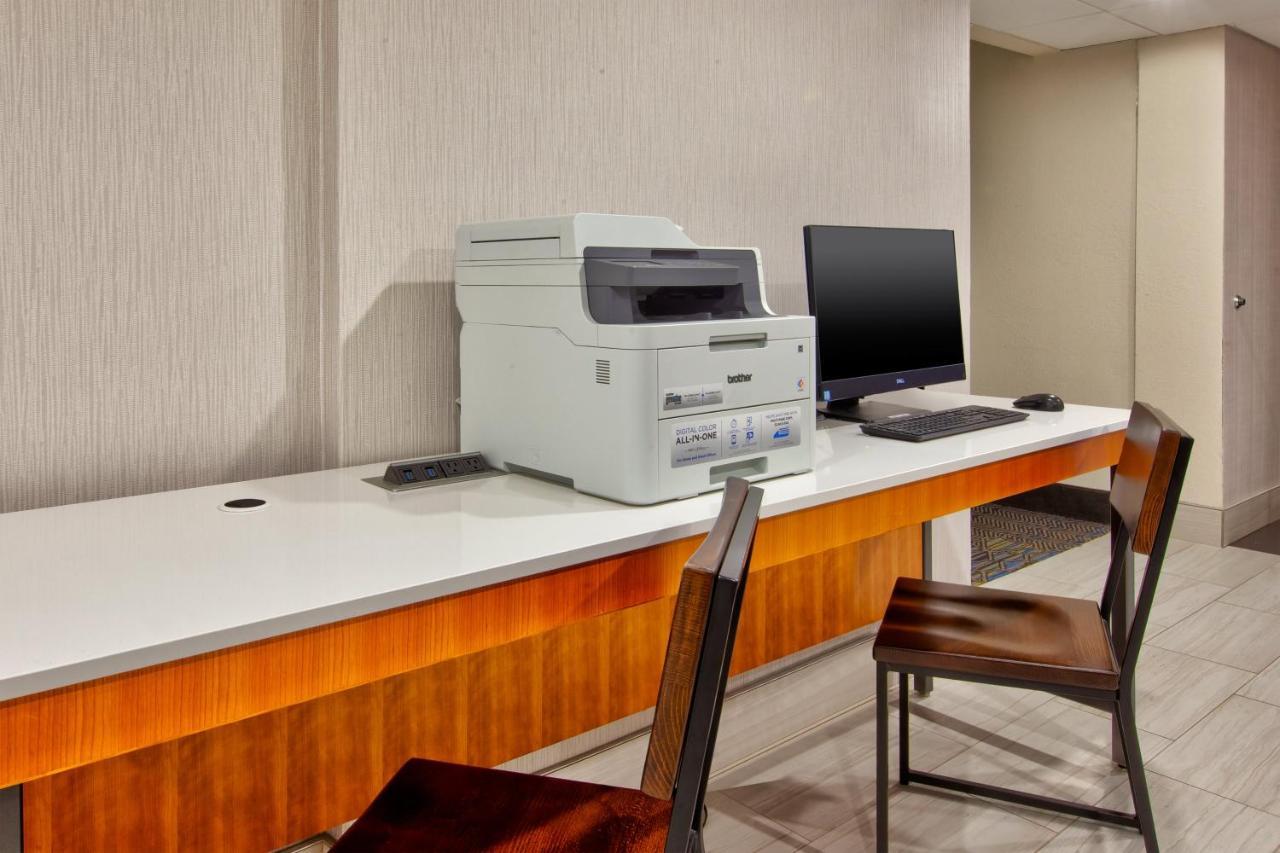 Holiday Inn Express Fairfax-Arlington Boulevard By Ihg Eksteriør bilde