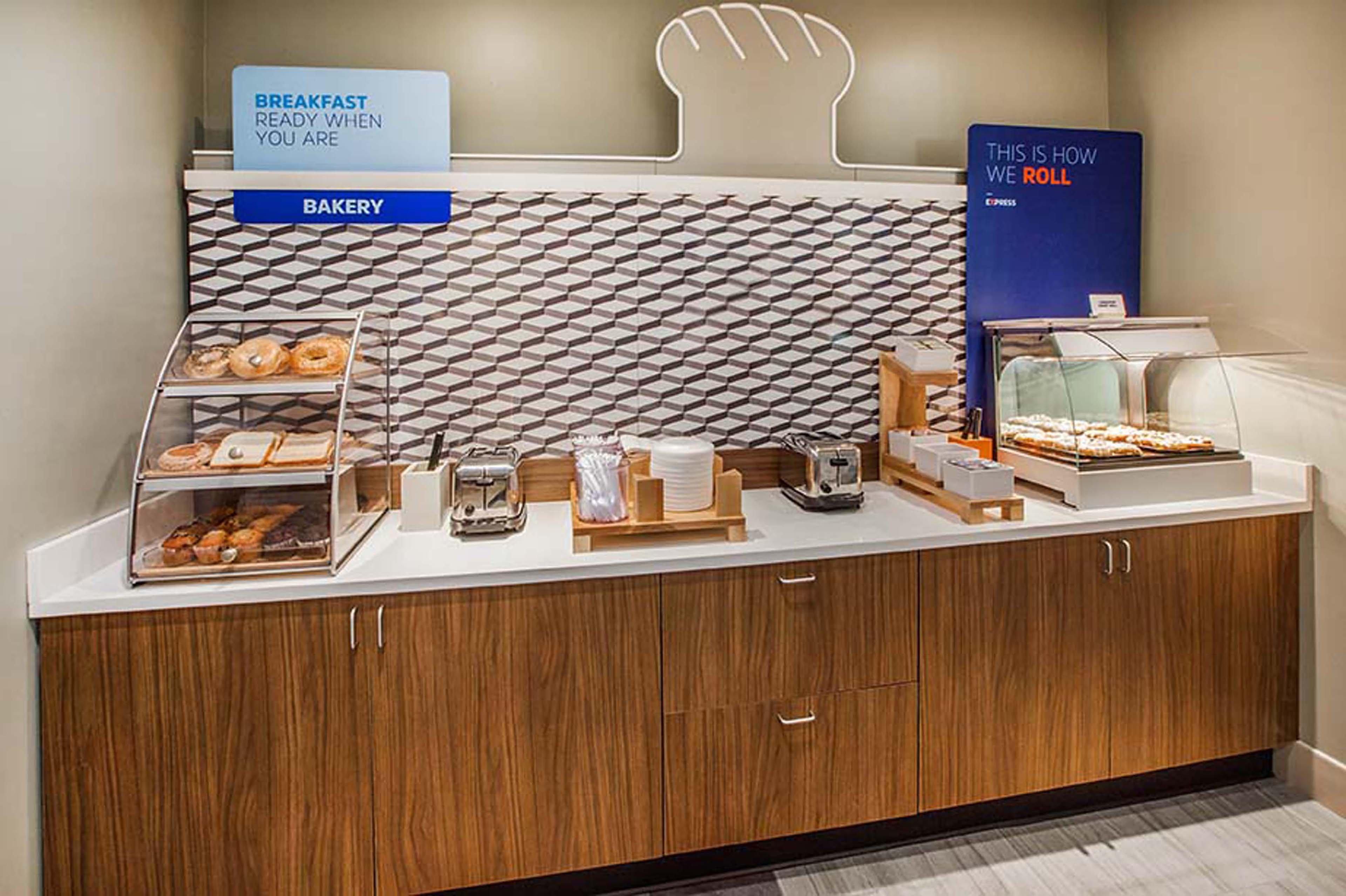 Holiday Inn Express Fairfax-Arlington Boulevard By Ihg Eksteriør bilde