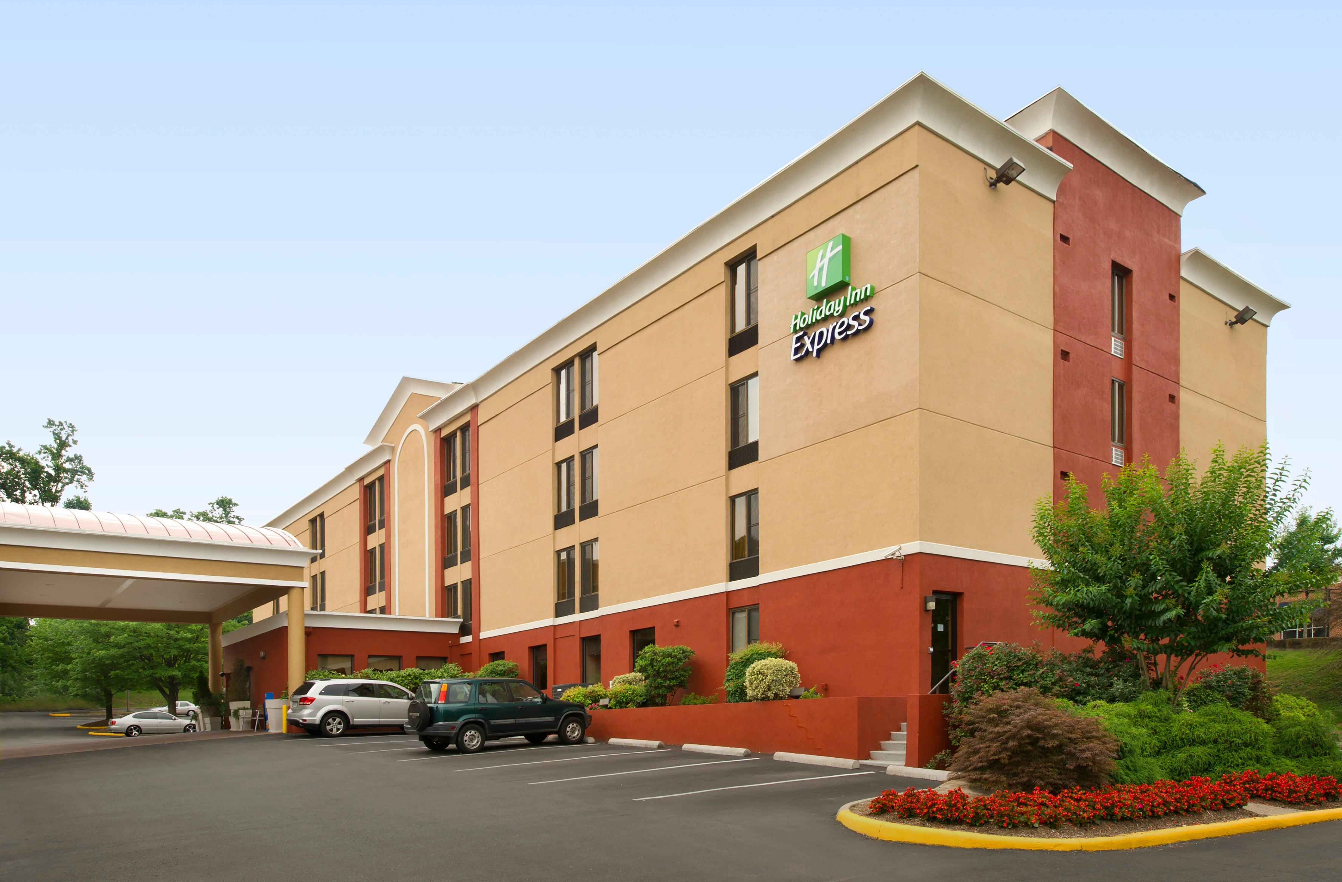 Holiday Inn Express Fairfax-Arlington Boulevard By Ihg Eksteriør bilde